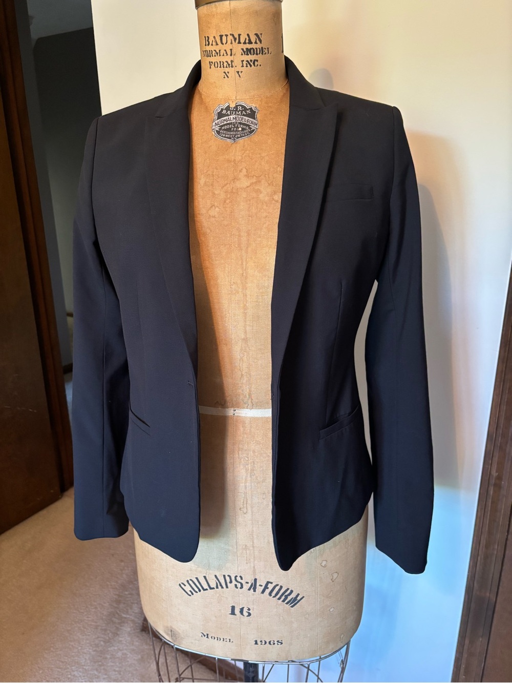 Banana Republic Italian made  blazer with with Label.  Machine washable. Size 8